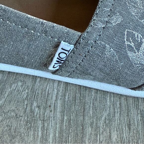 Toms Alpergata Gray & Silver Feather Size 8 Loafer Flat Women’s Shoes - Picture 3 of 8